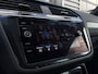 Volkswagen Tiguan 1.5 TSI 150 pk R-Line Business+ 7-DSG | Trekhaak | Navigatie | Achteruitrijcamera | ACC |