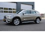 BMW X1 SDrive20i Orange Edition II Automaat Cruise/Camera/HeadUp/Stoelverwarming/LederMemory/PDC/Navi/Bluetooth/LED/18"LM/Trekhaak