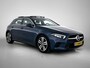Mercedes-Benz A-klasse 180 Luxury automaat | Panorama Schuif-Kanteldak | MBUX Navigatie | Zwart lederlook Inclusief 24 maanden MB Certified garantie voor Europa.