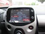 Toyota Aygo 1.0 VVT-i x-wave - Automaat- lichtmetalen velgen en telefoon navi.
