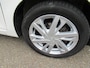 Toyota Aygo 1.0 VVT-i x-wave - Automaat- lichtmetalen velgen en telefoon navi.