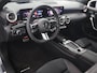 Mercedes-Benz A-klasse 180 Business Solution AMG | Panoramaschuifdak | Premium Plus pakket | Stoelverwarming | Achteruitrijcamera | MULTIBEAM LED |