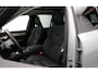 Volvo XC90 2.0 T8 Plug-in hybrid AWD Plus Dark Dealer onderh. / 1ste eigenaar / Orrefors / 360 camera / Harman-Kardon / Pano / Head-Up / Stoel+stuur verw. / Vapour Grey