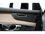 Volvo XC90 2.0 T8 Plug-in hybrid AWD Plus Dark Dealer onderh. / 1ste eigenaar / Orrefors / 360 camera / Harman-Kardon / Pano / Head-Up / Stoel+stuur verw. / Vapour Grey