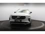 Volvo XC90 2.0 T8 Plug-in hybrid AWD Plus Dark Dealer onderh. / 1ste eigenaar / Orrefors / 360 camera / Harman-Kardon / Pano / Head-Up / Stoel+stuur verw. / Vapour Grey