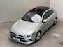 Mercedes-Benz A-klasse 200 Premium / PANO / NL Auto / DealerOH / Camera / Navi / StoelVW / Keurige staat!
