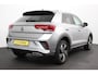 Volkswagen T-Roc 1.5 TSI 150pk DSG R-Line Navigatie Apple Carplay/Android Auto Parkeersensoren Camera Blind Spot Assist Adaptieve Cruise Control Elektrische achterklep Stoel- en stuurverwarming Climate Control Ledverlichting Virtual Cockpit