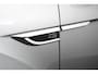 Volkswagen T-Roc 1.5 TSI 150pk DSG R-Line Navigatie Apple Carplay/Android Auto Parkeersensoren Camera Blind Spot Assist Adaptieve Cruise Control Elektrische achterklep Stoel- en stuurverwarming Climate Control Ledverlichting Virtual Cockpit