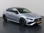 Mercedes-Benz A-klasse 180 Business Solution AMG | Panoramaschuifdak | Stoelverwarming | Achteruitrijcamera |  MULTIBEAM LED |