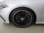 Mercedes-Benz A-klasse 180 Business Solution AMG | Panoramaschuifdak | Stoelverwarming | Achteruitrijcamera |  MULTIBEAM LED |