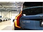 Volvo XC90 2.0 T8 AWD 335kW/456pk Aut8 Recharge Ultra Dark 7P ADAPT.CRUISE + HARMAN/KARDON + PANORAMADAK + HEAD-UP + STOEL-&STUURVERWARMING + PILOT ASSIST + LEDEREN DASHBOARD + 360 CAMERA + BLIS + LANE ASSIST + PD-GLASS + ACHTERBANKVERWARMING + 21" LM-VELGEN!