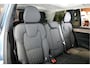 Volvo XC90 2.0 T8 AWD 335kW/456pk Aut8 Recharge Ultra Dark 7P ADAPT.CRUISE + HARMAN/KARDON + PANORAMADAK + HEAD-UP + STOEL-&STUURVERWARMING + PILOT ASSIST + LEDEREN DASHBOARD + 360 CAMERA + BLIS + LANE ASSIST + PD-GLASS + ACHTERBANKVERWARMING + 21" LM-VELGEN!
