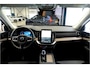 Volvo XC90 2.0 T8 AWD 335kW/456pk Aut8 Recharge Ultra Dark 7P ADAPT.CRUISE + HARMAN/KARDON + PANORAMADAK + HEAD-UP + STOEL-&STUURVERWARMING + PILOT ASSIST + LEDEREN DASHBOARD + 360 CAMERA + BLIS + LANE ASSIST + PD-GLASS + ACHTERBANKVERWARMING + 21" LM-VELGEN!
