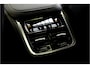 Volvo XC90 2.0 T8 AWD 335kW/456pk Aut8 Recharge Ultra Dark 7P ADAPT.CRUISE + HARMAN/KARDON + PANORAMADAK + HEAD-UP + STOEL-&STUURVERWARMING + PILOT ASSIST + LEDEREN DASHBOARD + 360 CAMERA + BLIS + LANE ASSIST + PD-GLASS + ACHTERBANKVERWARMING + 21" LM-VELGEN!