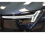 Volvo XC90 2.0 T8 AWD 335kW/456pk Aut8 Recharge Ultra Dark 7P ADAPT.CRUISE + HARMAN/KARDON + PANORAMADAK + HEAD-UP + STOEL-&STUURVERWARMING + PILOT ASSIST + LEDEREN DASHBOARD + 360 CAMERA + BLIS + LANE ASSIST + PD-GLASS + ACHTERBANKVERWARMING + 21" LM-VELGEN!