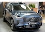 Volvo XC90 2.0 T8 AWD 335kW/456pk Aut8 Recharge Ultra Dark 7P ADAPT.CRUISE + HARMAN/KARDON + PANORAMADAK + HEAD-UP + STOEL-&STUURVERWARMING + PILOT ASSIST + LEDEREN DASHBOARD + 360 CAMERA + BLIS + LANE ASSIST + PD-GLASS + ACHTERBANKVERWARMING + 21" LM-VELGEN!