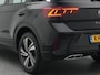 Volkswagen T-Roc R-Line 1.5 TSI 150 PK Automaat | Stoelverwarming | Achteruitrijcamera | Trekhaak | Adaptieve cruise | Side Assist |