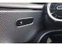 Mercedes-Benz A-klasse 200 163pk Launch Edition - 19 inch AMG velgen - Half leder - LED - PDC - Widescreen - Trekhaak afneembaar