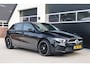 Mercedes-Benz A-klasse 200 163pk Launch Edition - 19 inch AMG velgen - Half leder - LED - PDC - Widescreen - Trekhaak afneembaar