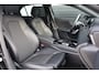 Mercedes-Benz A-klasse 200 163pk Launch Edition - 19 inch AMG velgen - Half leder - LED - PDC - Widescreen - Trekhaak afneembaar