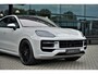 Porsche Cayenne Coupé 3.0 E-Hybrid SportDesign Krijt SoftClose Achterasbesturing Pano Head-up Innodrive PDCC 18-weg