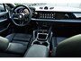Porsche Cayenne Coupé 3.0 E-Hybrid SportDesign Krijt SoftClose Achterasbesturing Pano Head-up Innodrive PDCC 18-weg