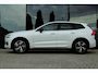 Volvo XC60 2.0 RECHARGE T6 340PK AWD R-DESIGN | PANO | TREKHAAK | CARPLAY | HUD | HARMAN/KARDON | ACC | DODEHOEK