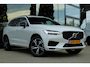 Volvo XC60 2.0 RECHARGE T6 340PK AWD R-DESIGN | PANO | TREKHAAK | CARPLAY | HUD | HARMAN/KARDON | ACC | DODEHOEK