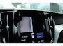 Volvo XC60 2.0 RECHARGE T6 340PK AWD R-DESIGN | PANO | TREKHAAK | CARPLAY | HUD | HARMAN/KARDON | ACC | DODEHOEK