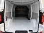 Volkswagen e-Transporter Bestelwagen L2 71 kWh 136PK | Navigatie via Apple Carplay / Android auto | Trekhaak | Camera | PDC | Cruise control | Bijrijdersbank |