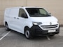 Volkswagen e-Transporter Bestelwagen L2 71 kWh 136PK | Navigatie via Apple Carplay / Android auto | Trekhaak | Camera | PDC | Cruise control | Bijrijdersbank |