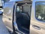 Volkswagen Caddy Cargo 2.0 TDI 1st Edition 180 PK! Mee-gespoten bumpers / Virtueel dashboard / Dodehoek / ACC / 220v aansluiting / parkeersensoren+camera achter /Carplay / Trekhaak /Airco