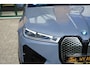 BMW iX xDrive50 112 kWh M-Sport |Individual Storm Bay|B&W Diamond|Massage|Laser|Trekhaak|Sky Lounge|