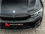 BMW 3-Serie Touring 330e xDrive PANO LASER LED HARMAN KARDON CAMERA 19 INCH ELEK TREKHAAK