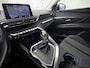 Peugeot 5008 1.2 PureTech Allure 7 Persoons (PANORAMADAK, APPLE CARPLAY, GROOT NAVI, 360 CAMERA, SPORTSTOELEN, GETINT GLAS, LEDER, CRUISE, NIEUWE APK, NIEUWSTAAT)