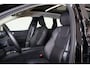 Volvo XC60 T6 Recharge AWD Ultra Dark - Panorama/schuifdak - IntelliSafe Assist & Surround - 360º Camera - Harman Kardon audio - Adaptieve LED koplampen - Verwarmde voorstoelen, stuur & achterbank - Parkeersensoren voor & achter - Elektr. bedienb. voorstoelen met geheugen - Head up display - Draadloze tel. lader - Inklapbare trekhaak - 20'' LMV