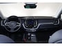 Volvo XC60 T6 Recharge AWD Ultra Dark - Panorama/schuifdak - IntelliSafe Assist & Surround - 360º Camera - Harman Kardon audio - Adaptieve LED koplampen - Verwarmde voorstoelen, stuur & achterbank - Parkeersensoren voor & achter - Elektr. bedienb. voorstoelen met geheugen - Head up display - Draadloze tel. lader - Inklapbare trekhaak - 20'' LMV