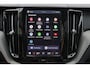 Volvo XC60 T6 Recharge AWD Ultra Dark - Panorama/schuifdak - IntelliSafe Assist & Surround - 360º Camera - Harman Kardon audio - Adaptieve LED koplampen - Verwarmde voorstoelen, stuur & achterbank - Parkeersensoren voor & achter - Elektr. bedienb. voorstoelen met geheugen - Head up display - Draadloze tel. lader - Inklapbare trekhaak - 20'' LMV