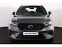 Volvo XC40 B4 Plus Dark - IntelliSafe Assist & Surround - Verwarmde voorstoelen & stuur - Parkeersensoren voor & achter - Elektr. bedienb. voorstoelen met geheugen links - Draadloze tel. lader - Inklapbare trekhaak - 19'' LMV