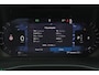 Volvo XC40 B4 Plus Dark - IntelliSafe Assist & Surround - Verwarmde voorstoelen & stuur - Parkeersensoren voor & achter - Elektr. bedienb. voorstoelen met geheugen links - Draadloze tel. lader - Inklapbare trekhaak - 19'' LMV