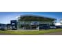 Volvo XC40 B4 Plus Dark - IntelliSafe Assist & Surround - Verwarmde voorstoelen & stuur - Parkeersensoren voor & achter - Elektr. bedienb. voorstoelen met geheugen links - Draadloze tel. lader - Inklapbare trekhaak - 19'' LMV