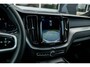 Volvo XC60 2.0 T8 Recharge R-Design | Panorama | Luchtvering | Harman Kardon | Memory | Stoelvent. | Trekhaak | 21' Inch | SOH 89.5% |