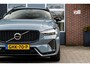 Volvo XC60 2.0 T8 Recharge R-Design | Panorama | Luchtvering | Harman Kardon | Memory | Stoelvent. | Trekhaak | 21' Inch | SOH 89.5% |