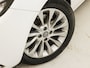 Opel Corsa 1.0 Turbo Sport (SCHUIFDAK, 5 DEURS, STOELVERWARMING, PARKEERSENSOREN, SPORTSTOELEN, GETINT GLAS, XENON, LM VELGEN, CRUISE, NIEUWSTAAT)