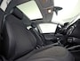 Opel Corsa 1.0 Turbo Sport (SCHUIFDAK, 5 DEURS, STOELVERWARMING, PARKEERSENSOREN, SPORTSTOELEN, GETINT GLAS, XENON, LM VELGEN, CRUISE, NIEUWSTAAT)