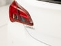 Opel Corsa 1.0 Turbo Sport (SCHUIFDAK, 5 DEURS, STOELVERWARMING, PARKEERSENSOREN, SPORTSTOELEN, GETINT GLAS, XENON, LM VELGEN, CRUISE, NIEUWSTAAT)