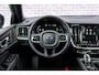 Volvo V60 2.0 T8 Plug-in Hybrid AWD Plus Dark | SOH:100% | PHEV Long Range | Trekhaak | Sportstoelen | Panoramadak | Harman Kardon Audio | Head-up Display | 360 Graden Camera | Stoelverwarming voor en achter | Keyless Entry | Elektrische Achterklep | Elektrisch Verstelbare Voorstoelen | Cruise Control Adaptief | BLIS | Google Navigatie | Apple Carplay | Android Auto