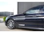 BMW 5-Serie Touring 530i High Executive M | M Pakket | Schuif/kanteldak | Head-Up display | 20 inch | Adaptieve cruise control | Luchtvering