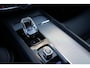 Volvo XC60 2.0 T6 Plug-in hybrid AWD Plus Dark Long Range | SOH 100% | Trekhaak | Harman Kardon | Adaptieve cruise control | Schuif/kanteld