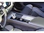 Volvo XC60 2.0 T6 Plug-in hybrid AWD Plus Dark Long Range | SOH 100% | Trekhaak | Harman Kardon | Adaptieve cruise control | Schuif/kanteld